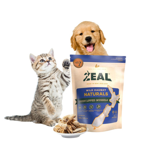 Dog and cat with a bag of Zeal Freeze Dried Green Lipped Mussels for Dogs & Cats