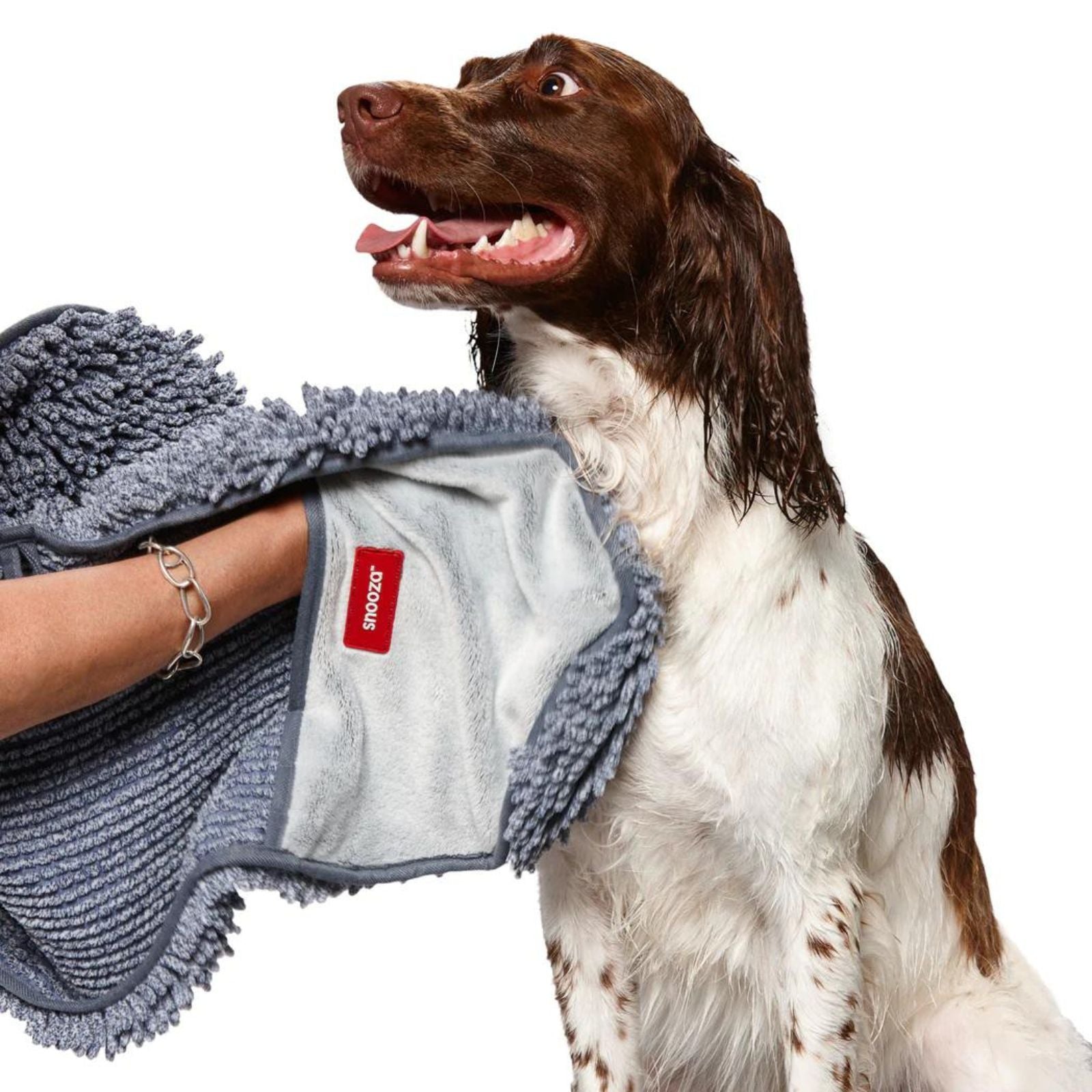 Microfibre Grooming Mitt for Drying Dogs. Soaks Up to 8X Its Weight in Water.