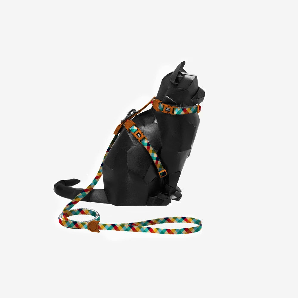 Zee Cat Phantom Harness and Leash Set - Cat Display.
